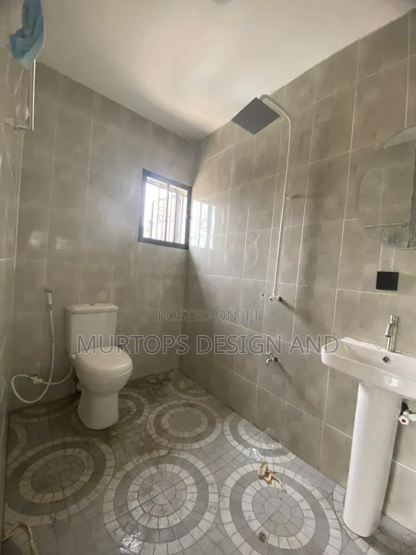 3bdrm Apartment in Ogombo for rent in Ogombo