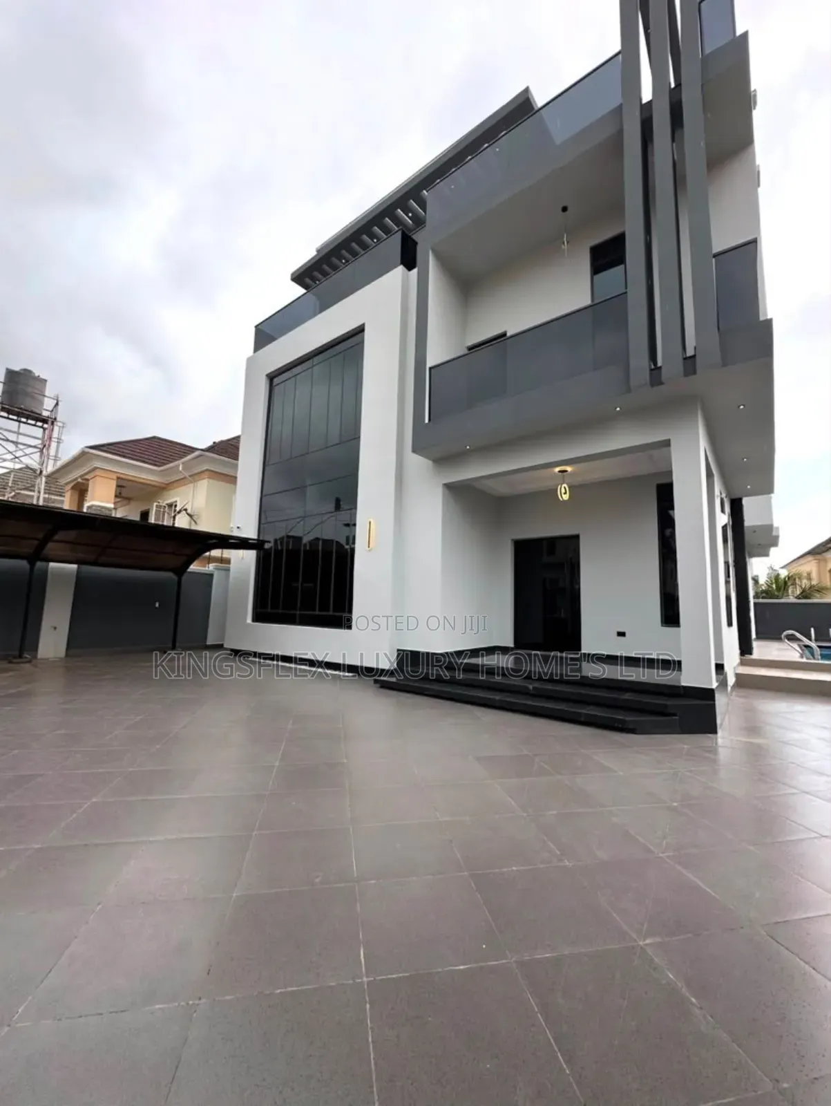5bdrm Duplex in It Owns Compound, Apo Resettlement for sale in Apo Resettlement