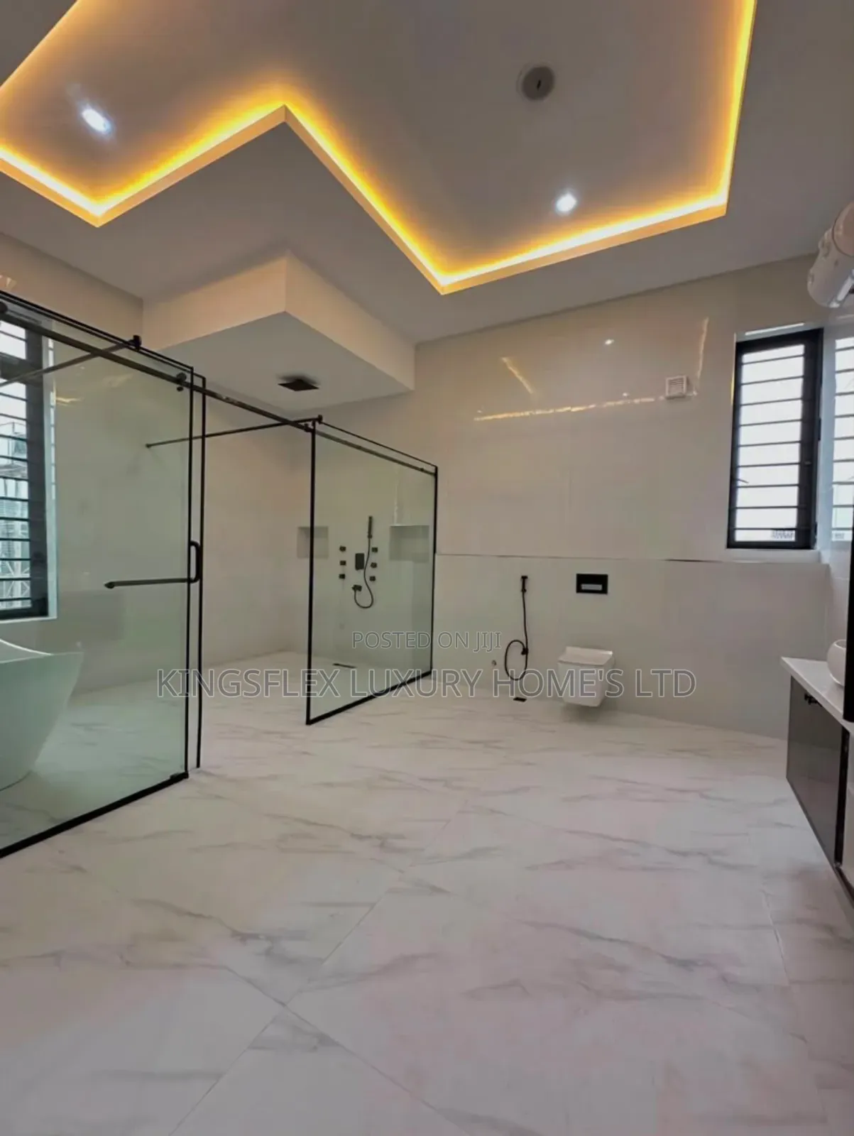 5bdrm Duplex in It Owns Compound, Apo Resettlement for sale in Apo Resettlement