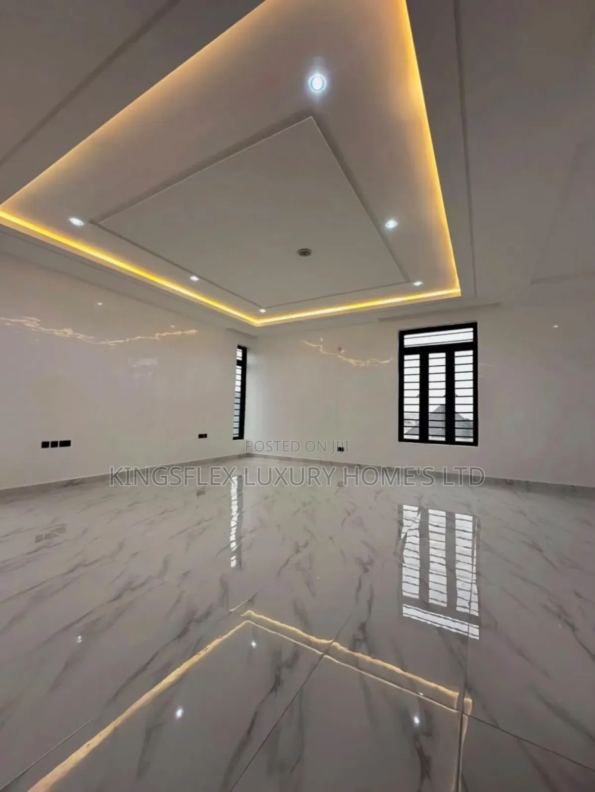 5bdrm Duplex in It Owns Compound, Apo Resettlement for sale in Apo Resettlement