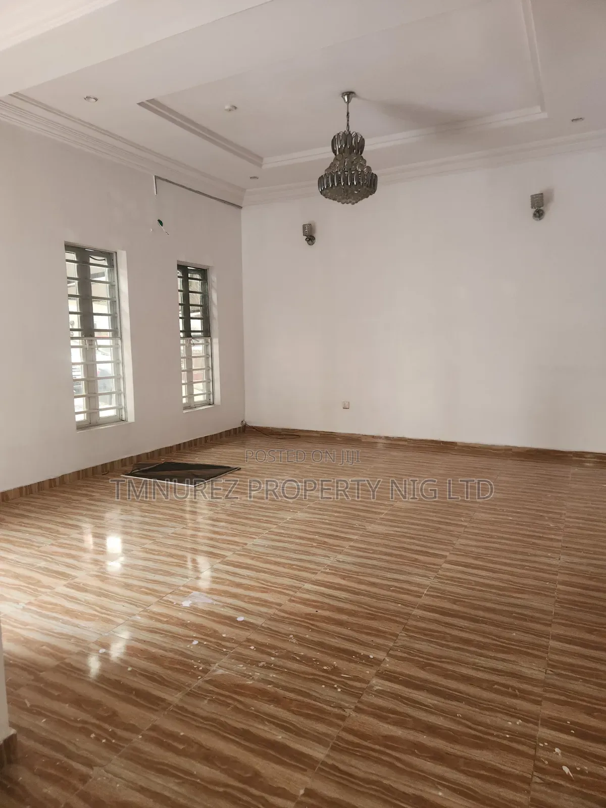 4bdrm Duplex in Chevron for sale in Chevron