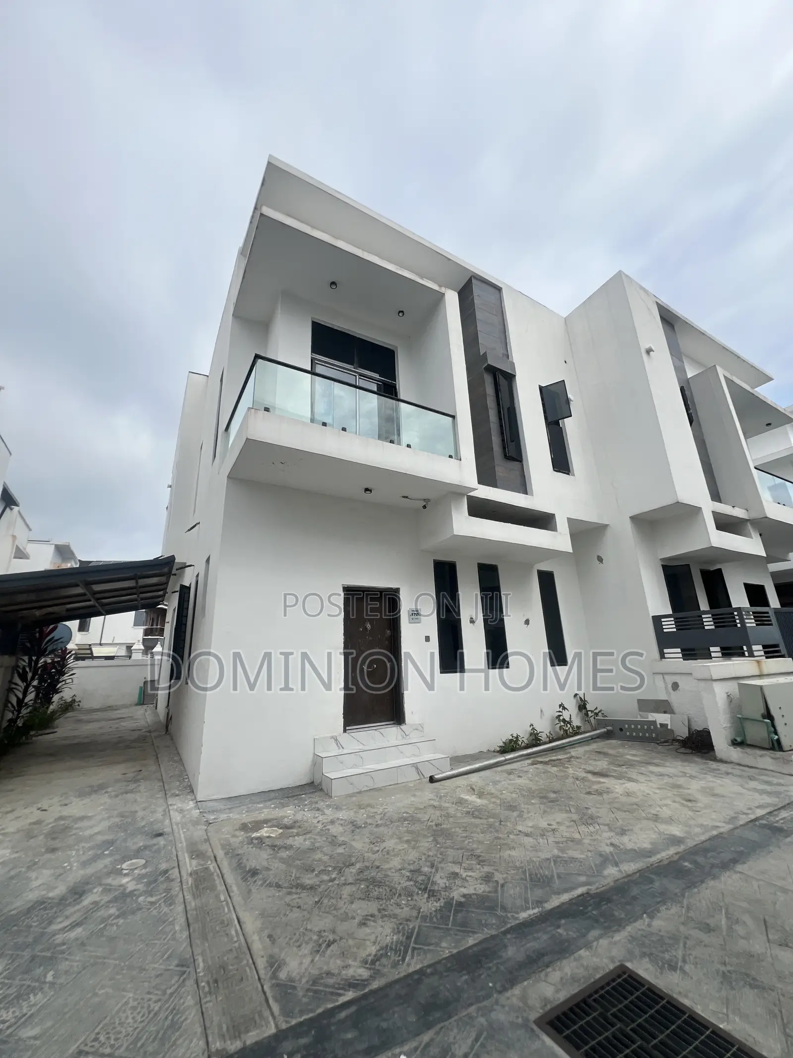 4bdrm Duplex in Lekki for sale in Lekki