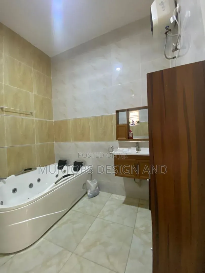 Studio Apartment in Oral Estate, Chevron for rent in Chevron