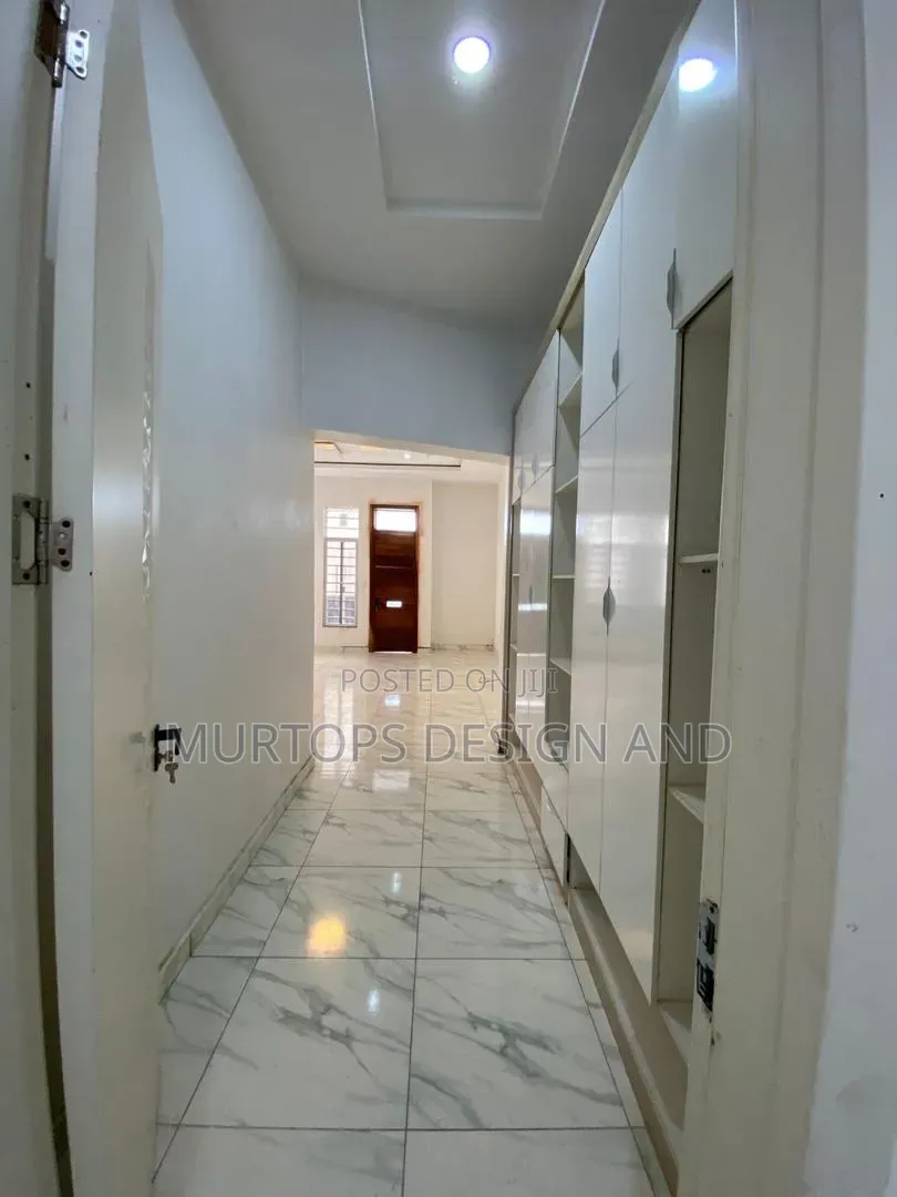 Studio Apartment in Oral Estate, Chevron for rent in Chevron