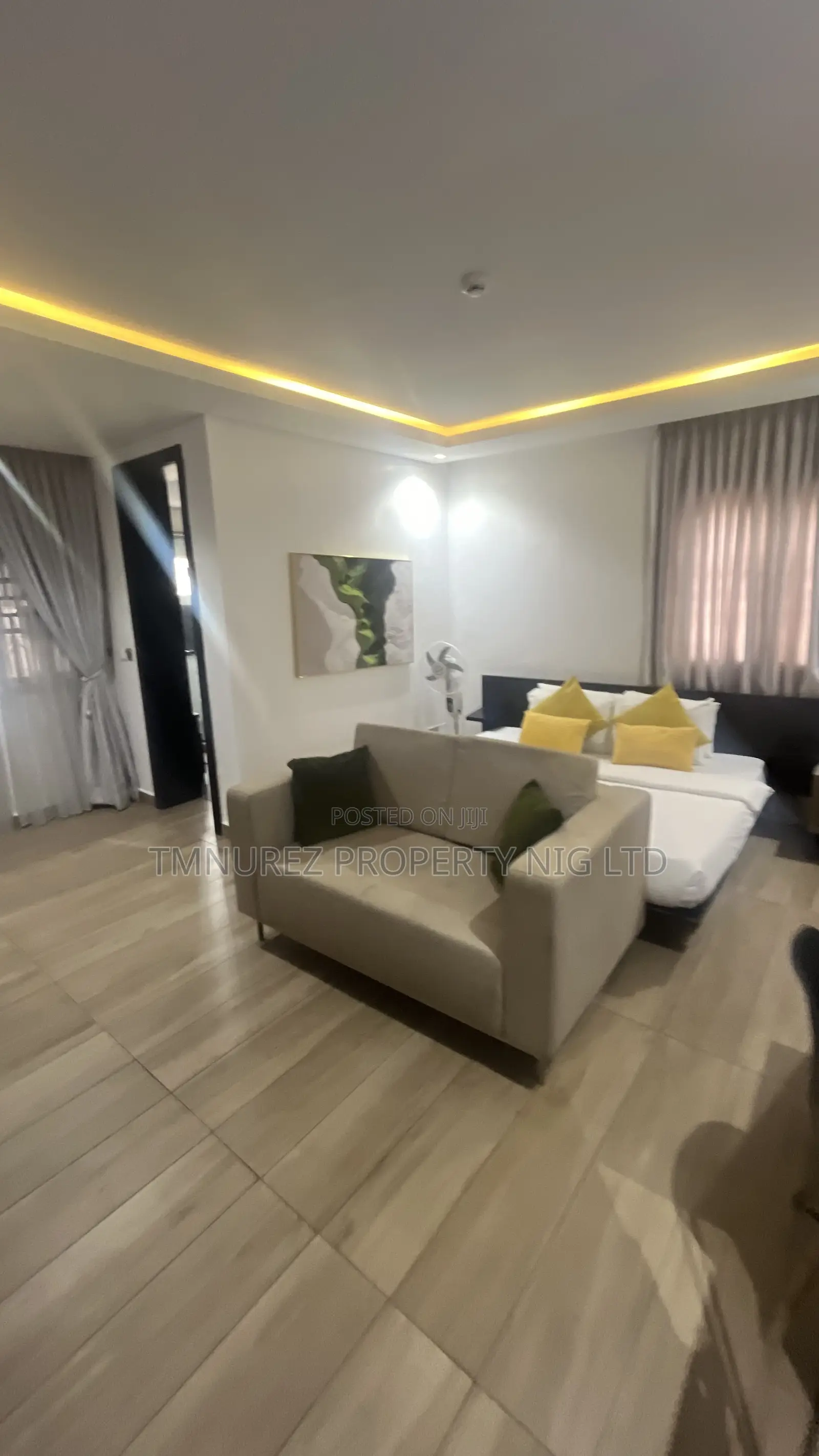 Furnished Studio Apartment in Off Admiralty Main for rent in Lekki Phase 1