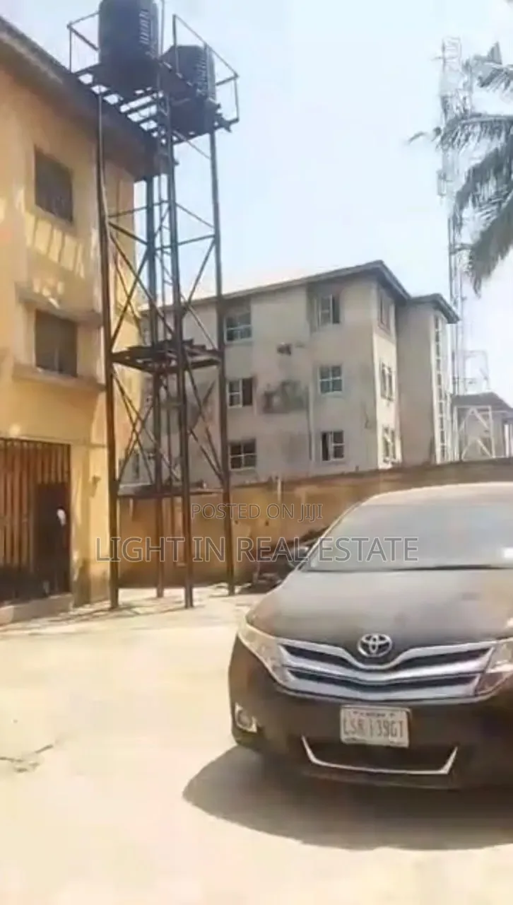 8bdrm Block of Flats in Ajao Estate for sale in Ajao Estate