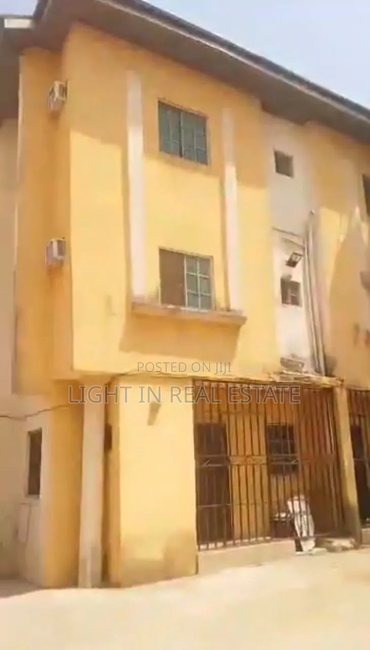 8bdrm Block of Flats in Ajao Estate for sale in Ajao Estate