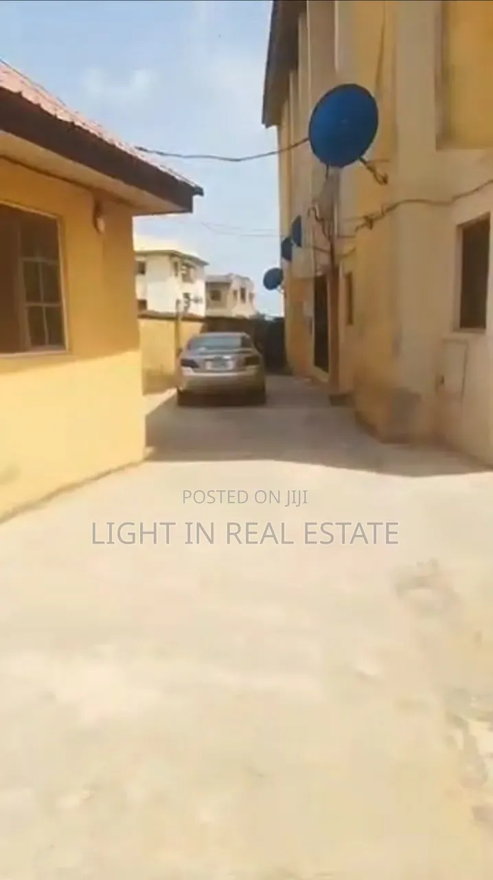 8bdrm Block of Flats in Ajao Estate for sale in Ajao Estate