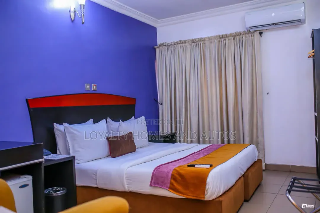 A Functional and Well Maintained 21 Room Hotel in Adelabu