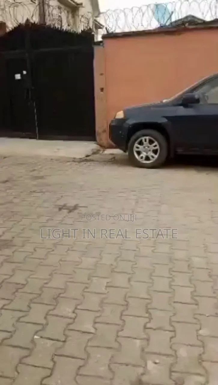 11bdrm Block of Flats in Oke-Ira / Ogba for sale in Oke-Ira / Ogba