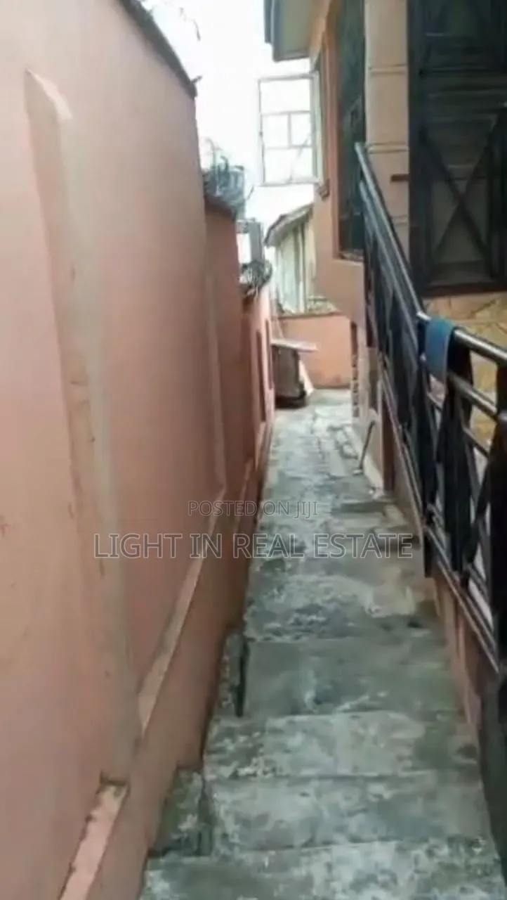 11bdrm Block of Flats in Oke-Ira / Ogba for sale in Oke-Ira / Ogba