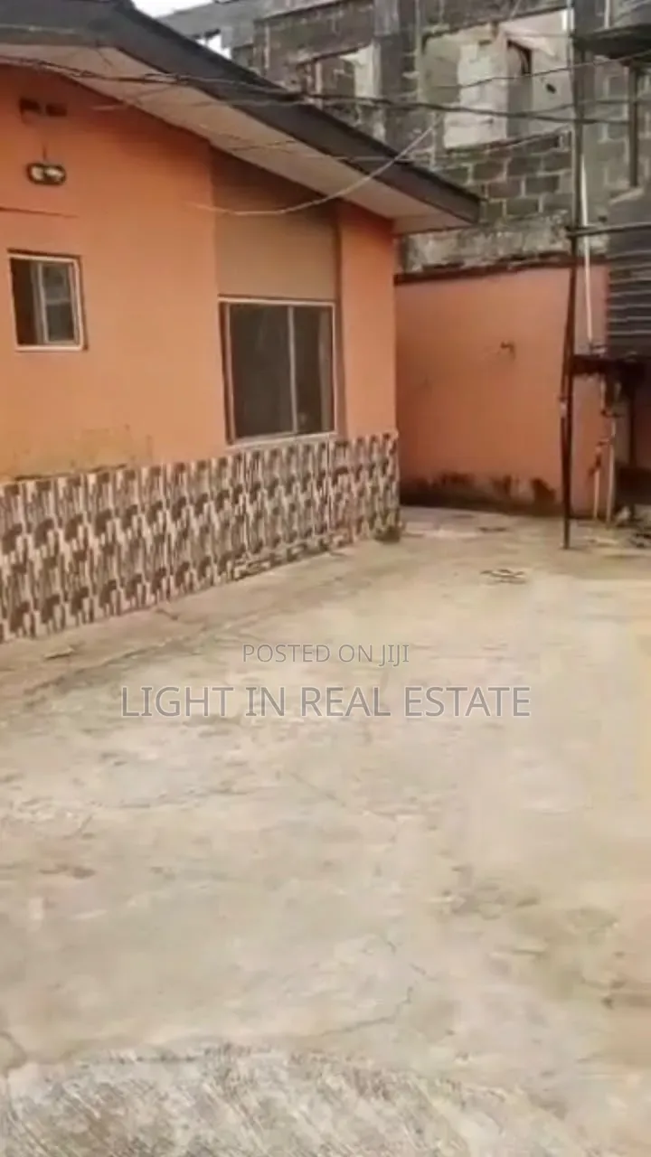 11bdrm Block of Flats in Oke-Ira / Ogba for sale in Oke-Ira / Ogba