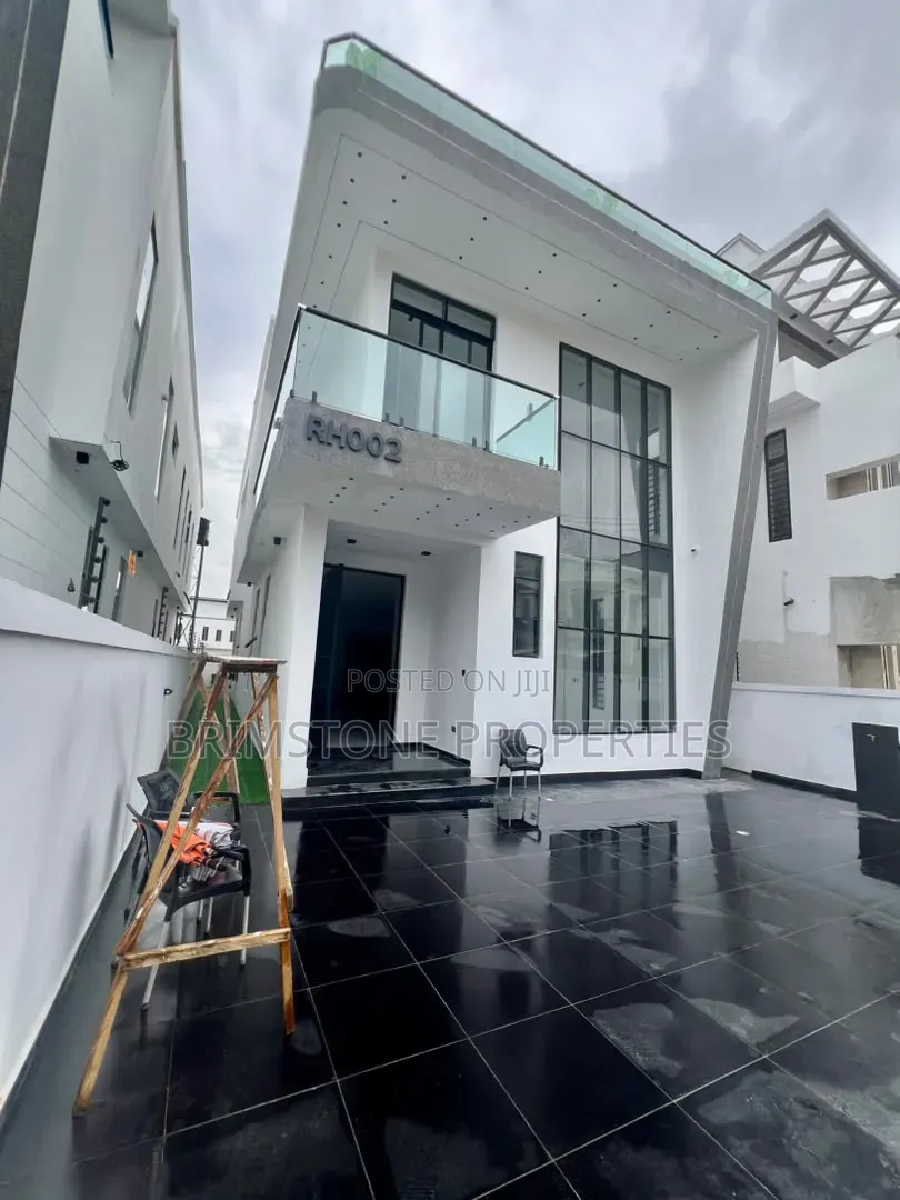 Furnished 5bdrm Duplex in Chevron for sale in Chevron