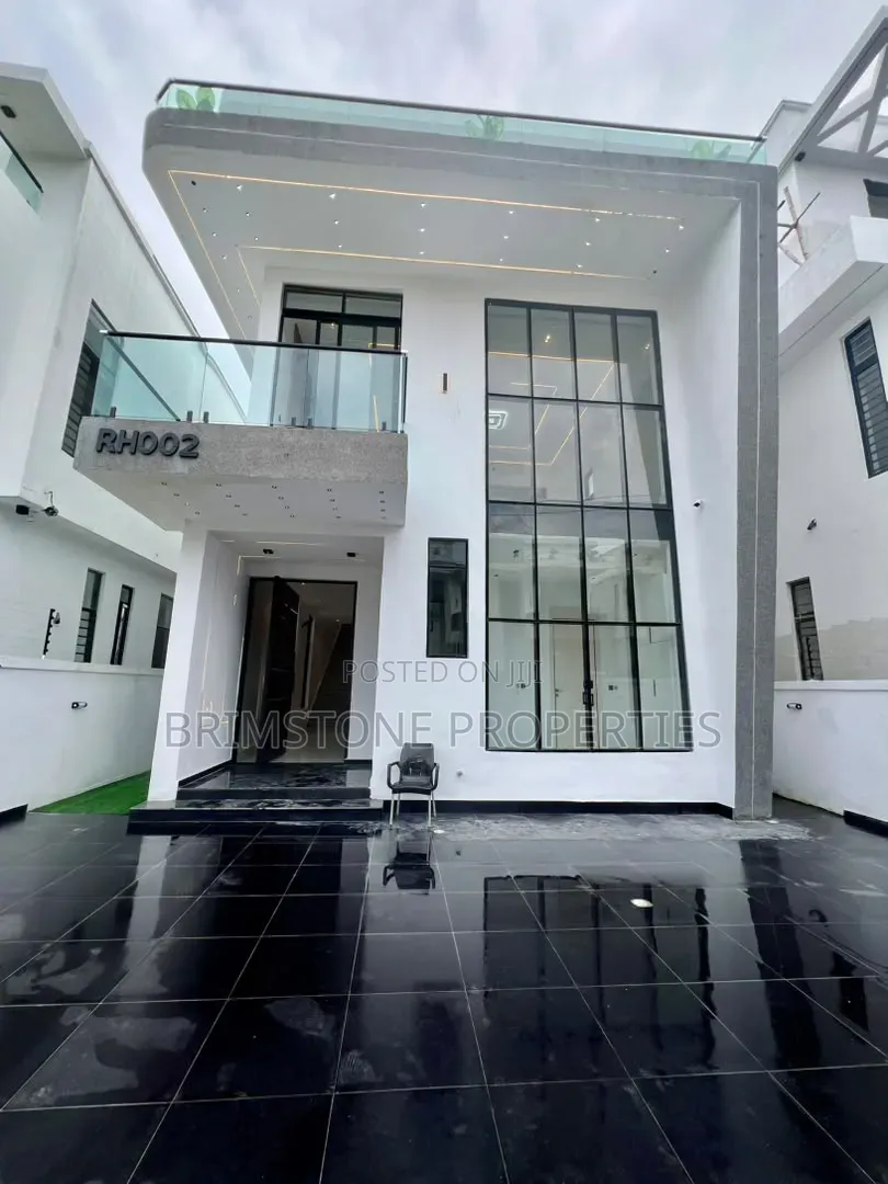 Furnished 5bdrm Duplex in Chevron for sale in Chevron