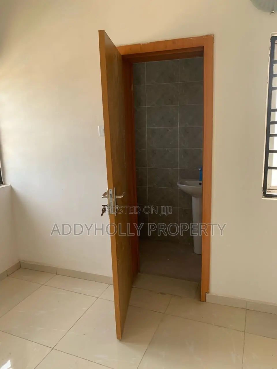 3bdrm Apartment in Ikota for sale in Ikota