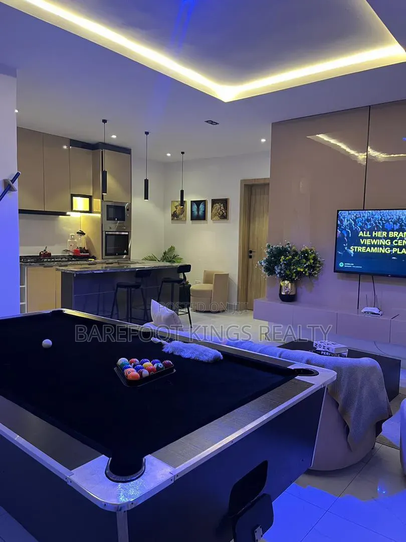 Luxury 2 Bedroom Apartment in Chevron