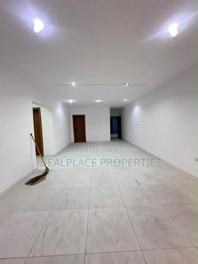 2bdrm Apartment in Lekki Phase 1 for rent in Lekki Phase 1