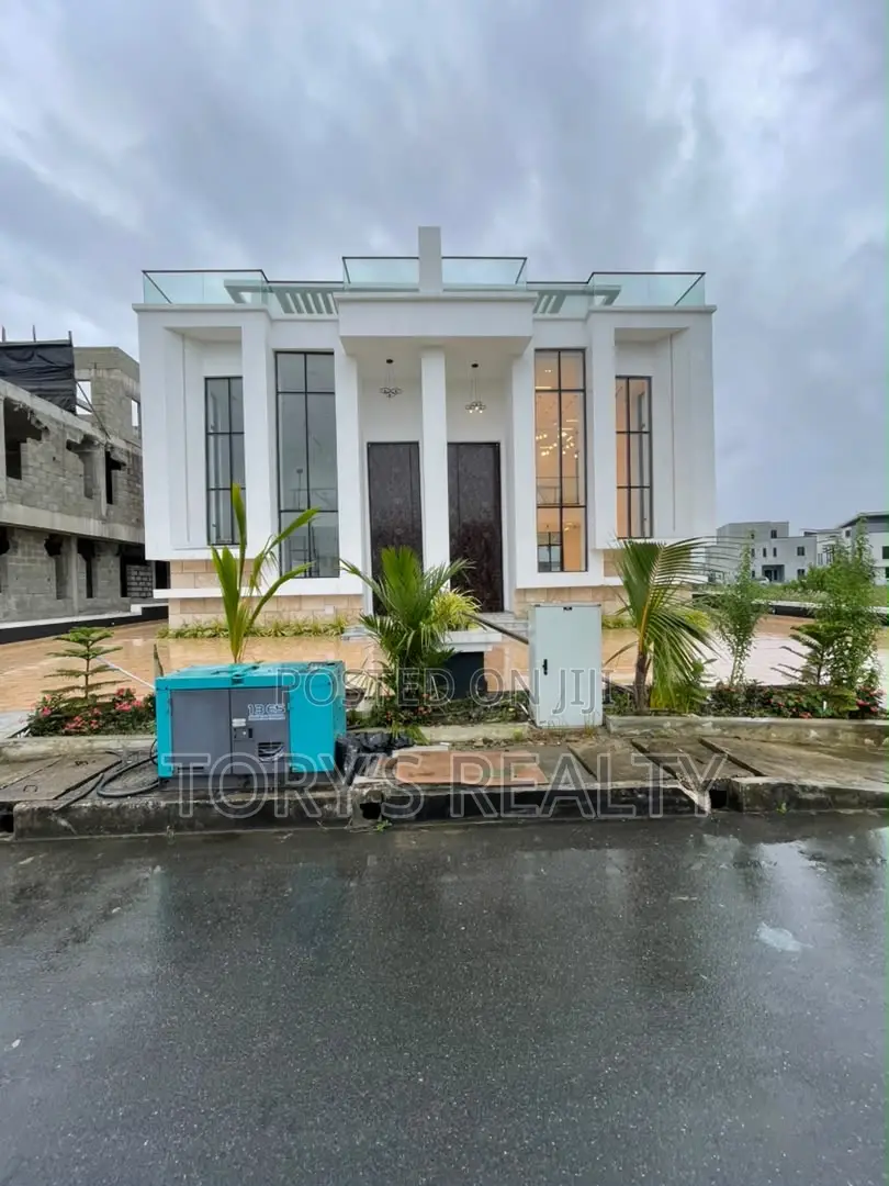 5bdrm Duplex in Ikate for sale in Ikate