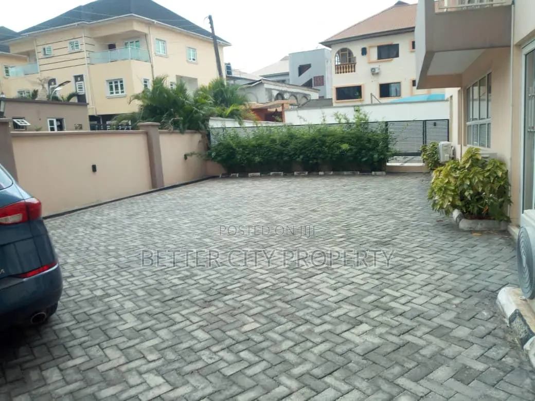 Furnished 3bdrm Apartment in In Secured Estate At for rent in Mende