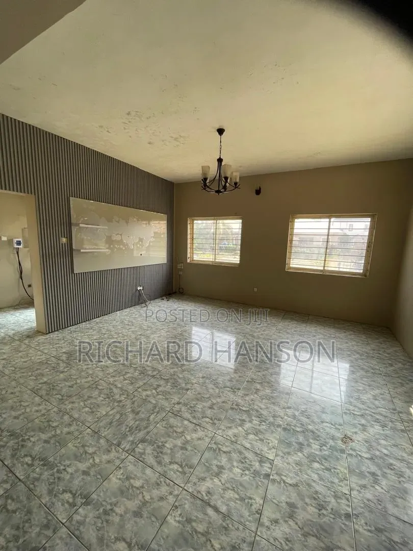 4bdrm Duplex in Orchid, Chevron for rent in Chevron