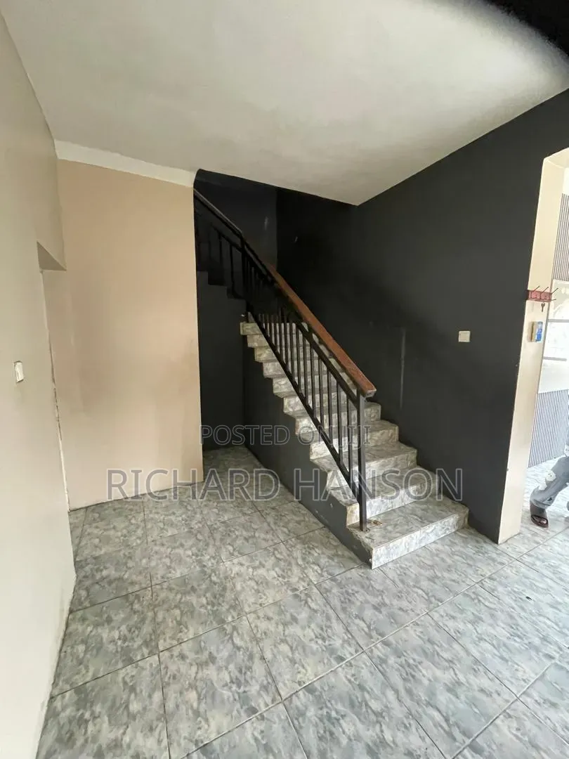 4bdrm Duplex in Orchid, Chevron for rent in Chevron