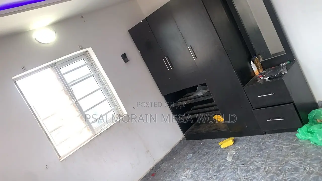 2bdrm Block of Flats in Olofa Estate, Akala Express for rent in Akala Express