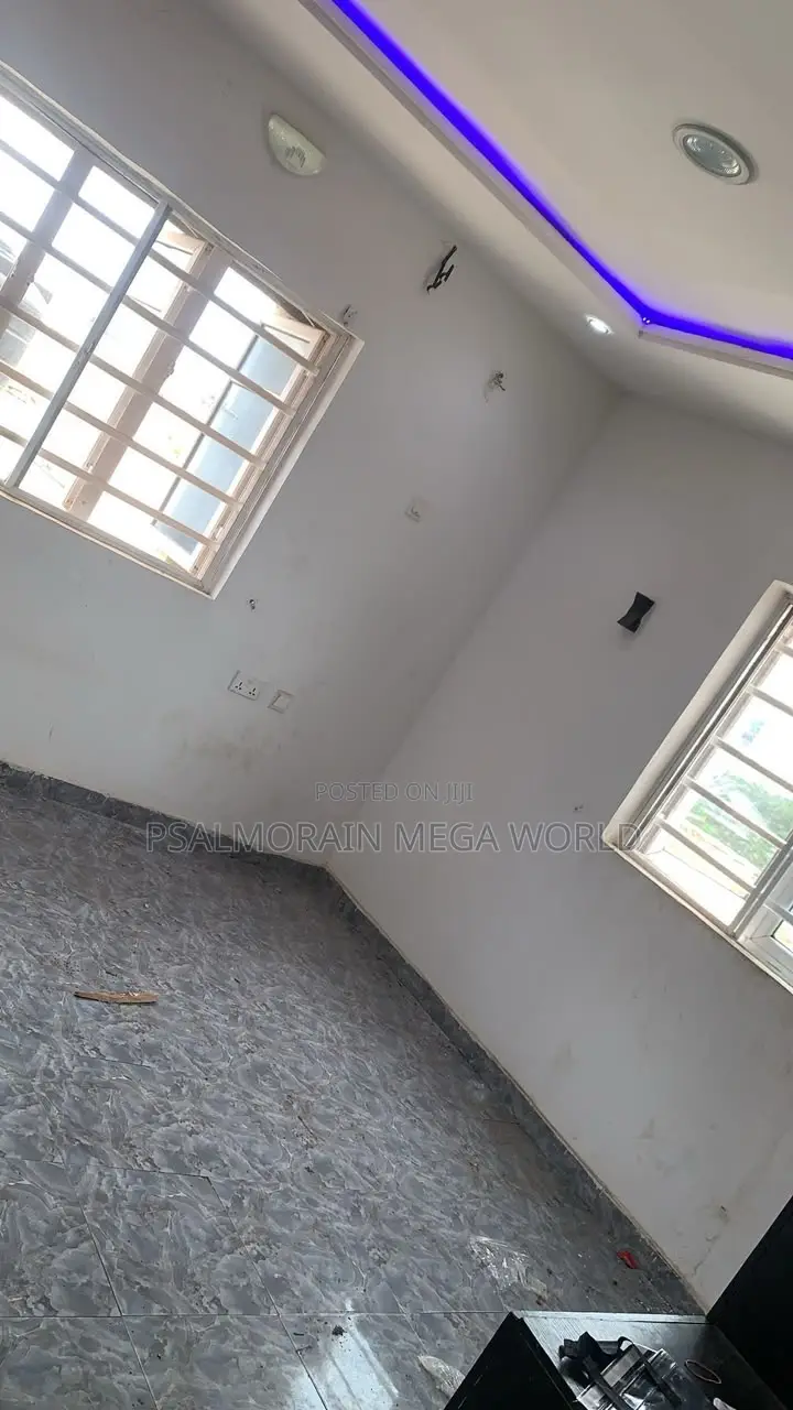 2bdrm Block of Flats in Olofa Estate, Akala Express for rent in Akala Express