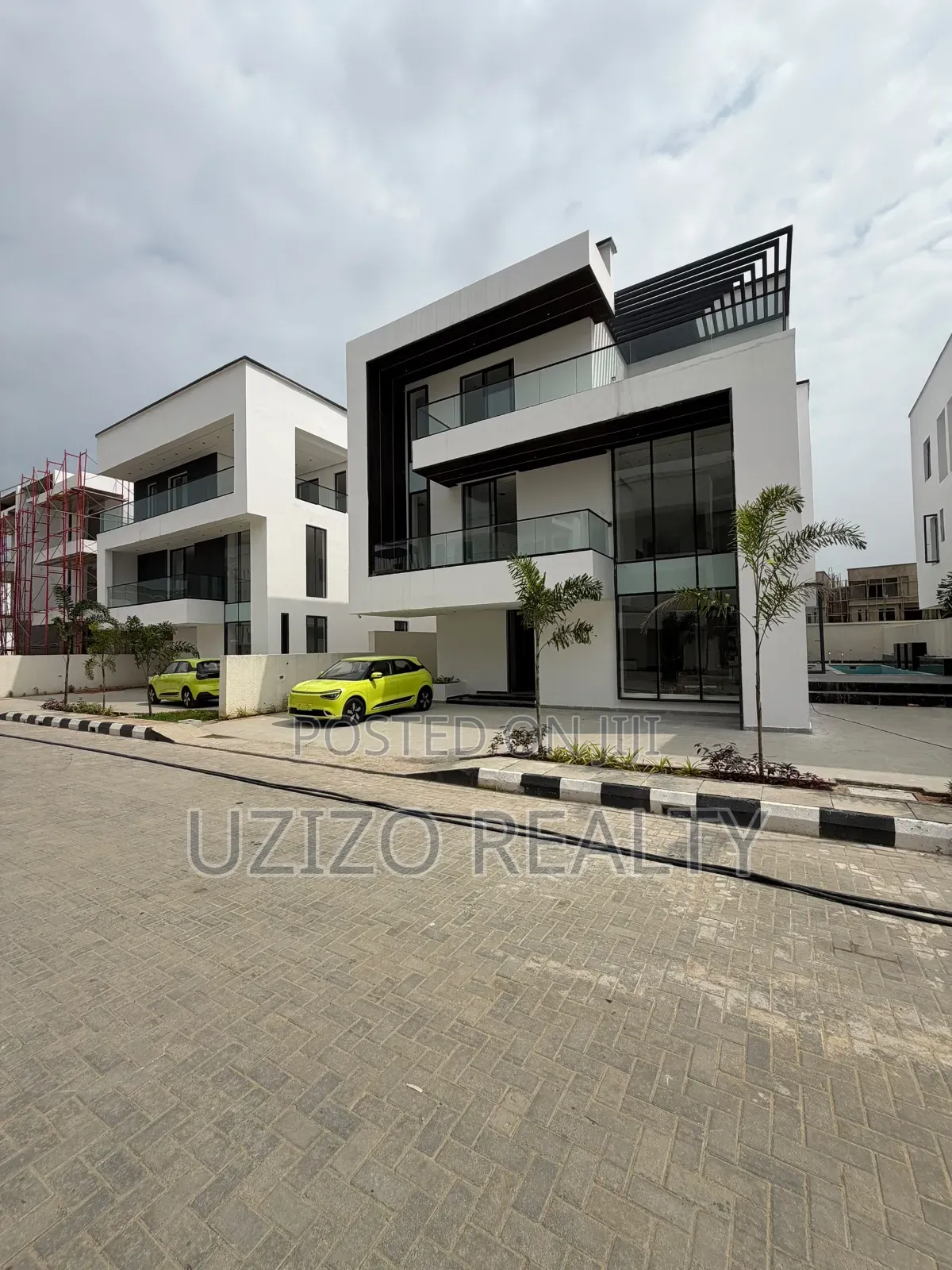 5bdrm Duplex in Lekki Phase 1 for sale in Lekki Phase 1