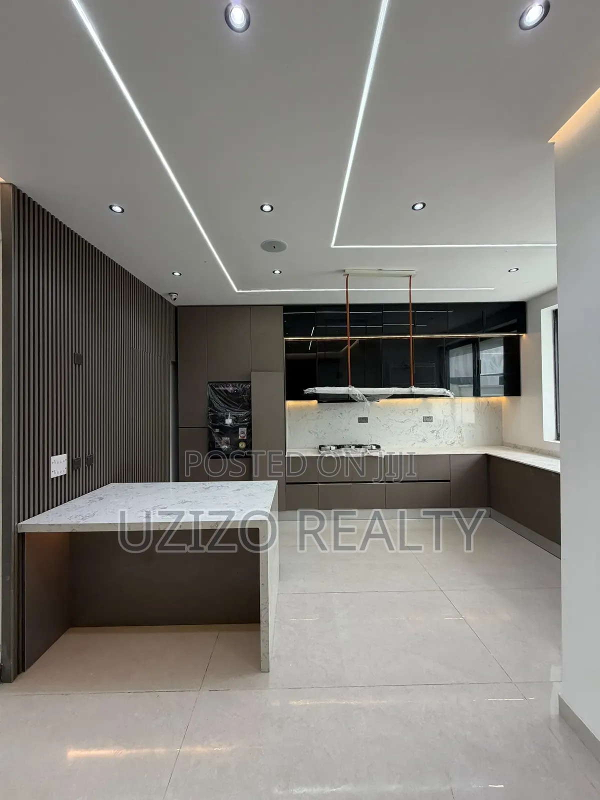 5bdrm Duplex in Lekki Phase 1 for sale in Lekki Phase 1