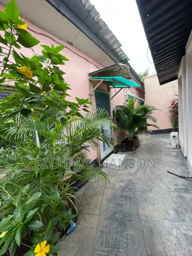 Furnished Studio Apartment in Secured, Victoria Island Extension in Victoria Island Extension