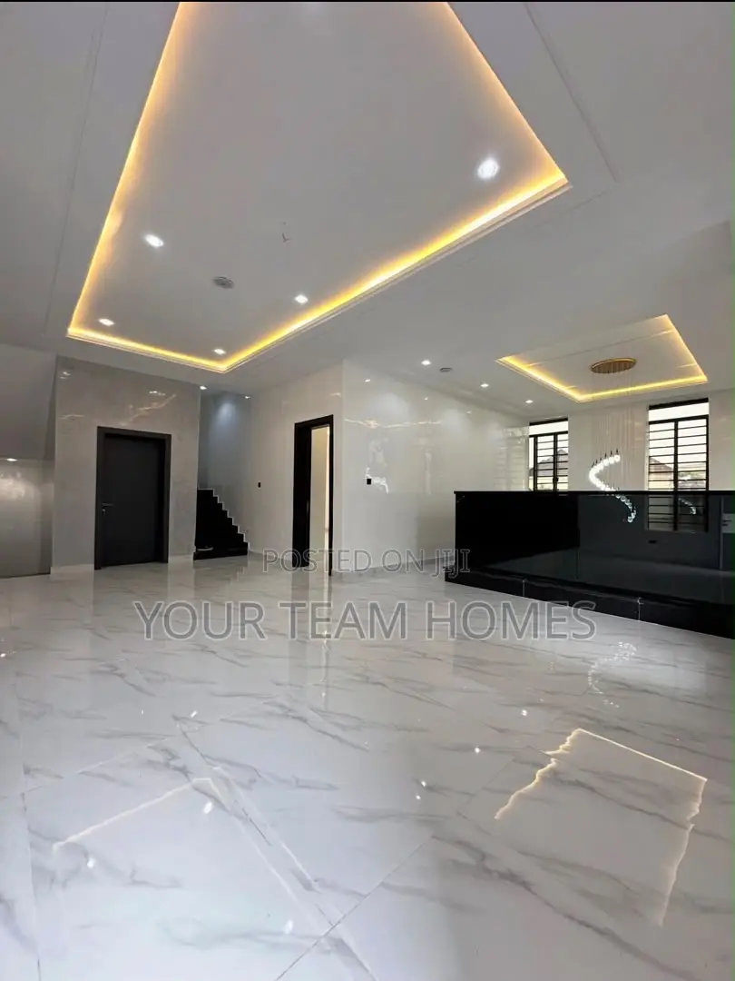 5bdrm Duplex in Apo for sale in Apo Resettlement