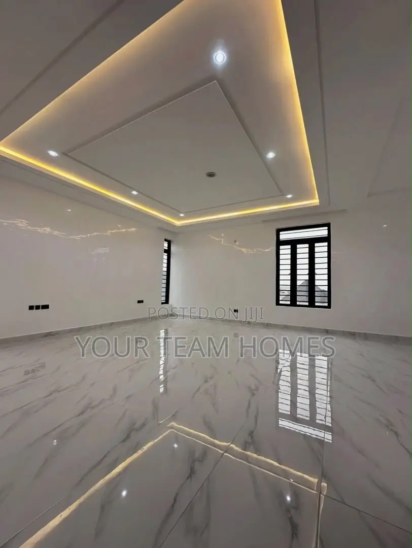 5bdrm Duplex in Apo for sale in Apo Resettlement