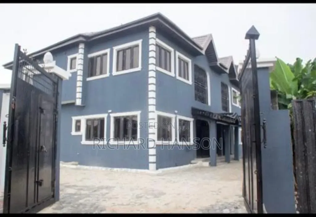 8bdrm Block of Flats in Close To Express, Awoyaya for sale in Awoyaya