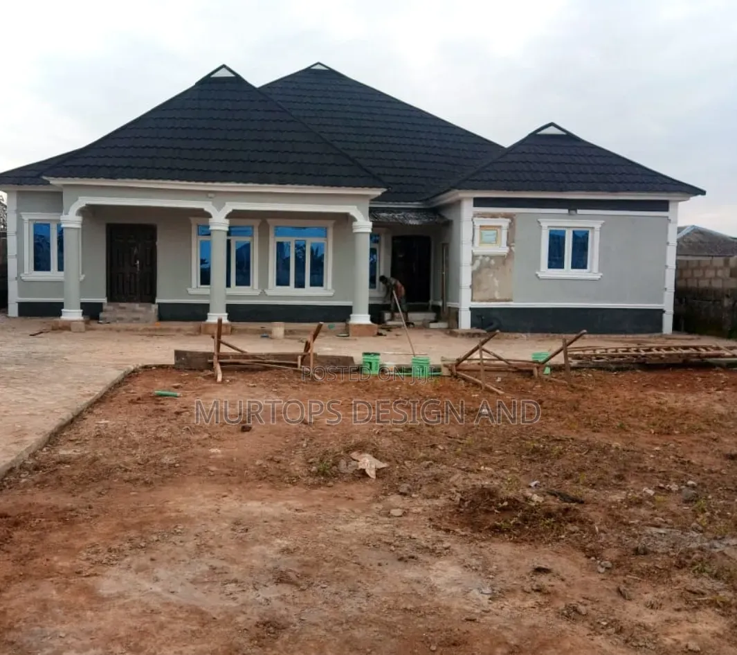5bdrm Bungalow in Ijede / Ikorodu for sale in Ijede / Ikorodu