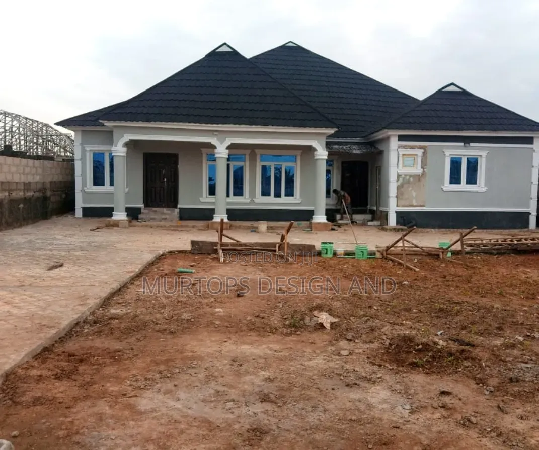 5bdrm Bungalow in Ijede / Ikorodu for sale in Ijede / Ikorodu