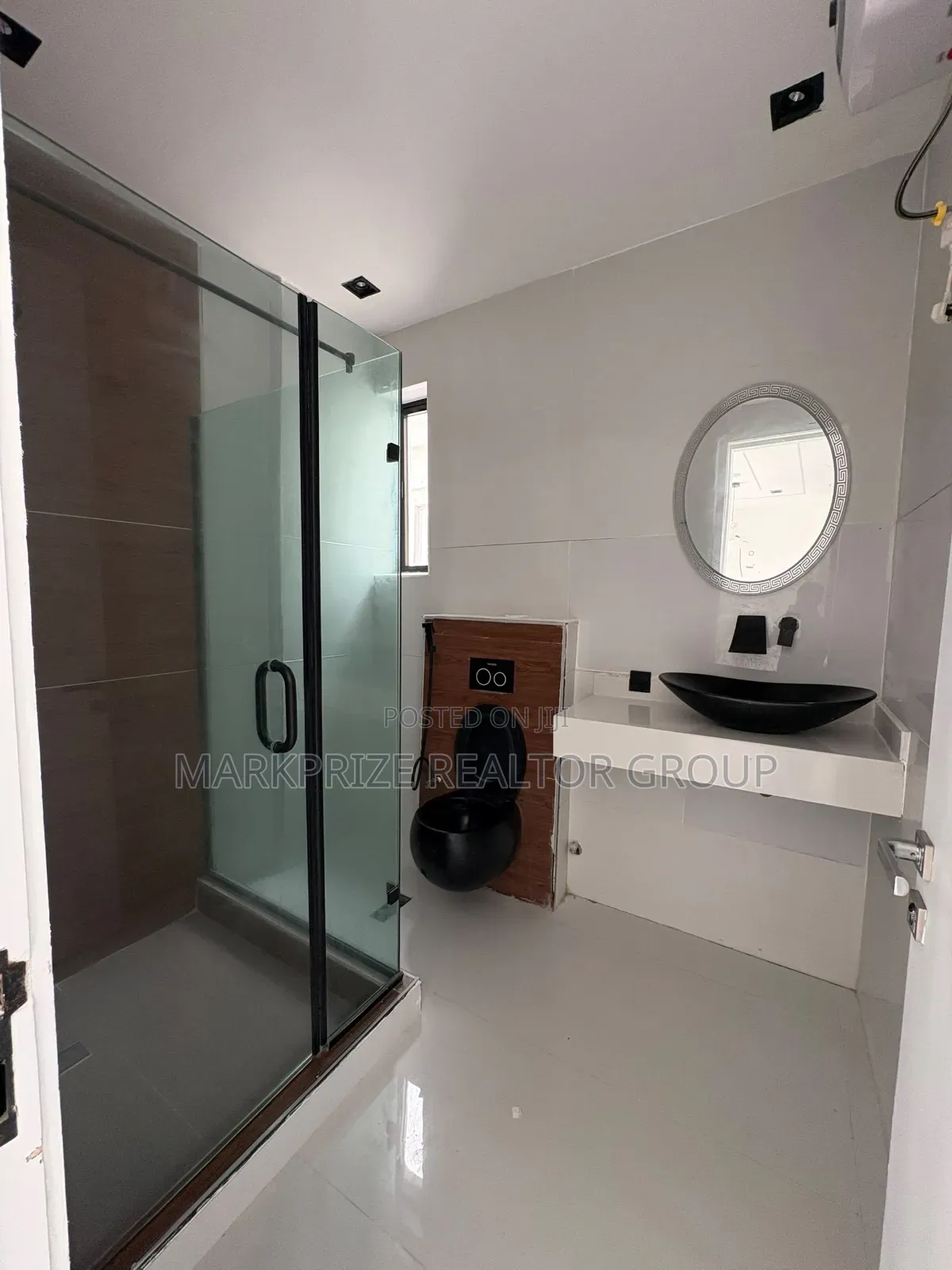 5bdrm Duplex in Lekki Conservative for sale in Lekki Expressway