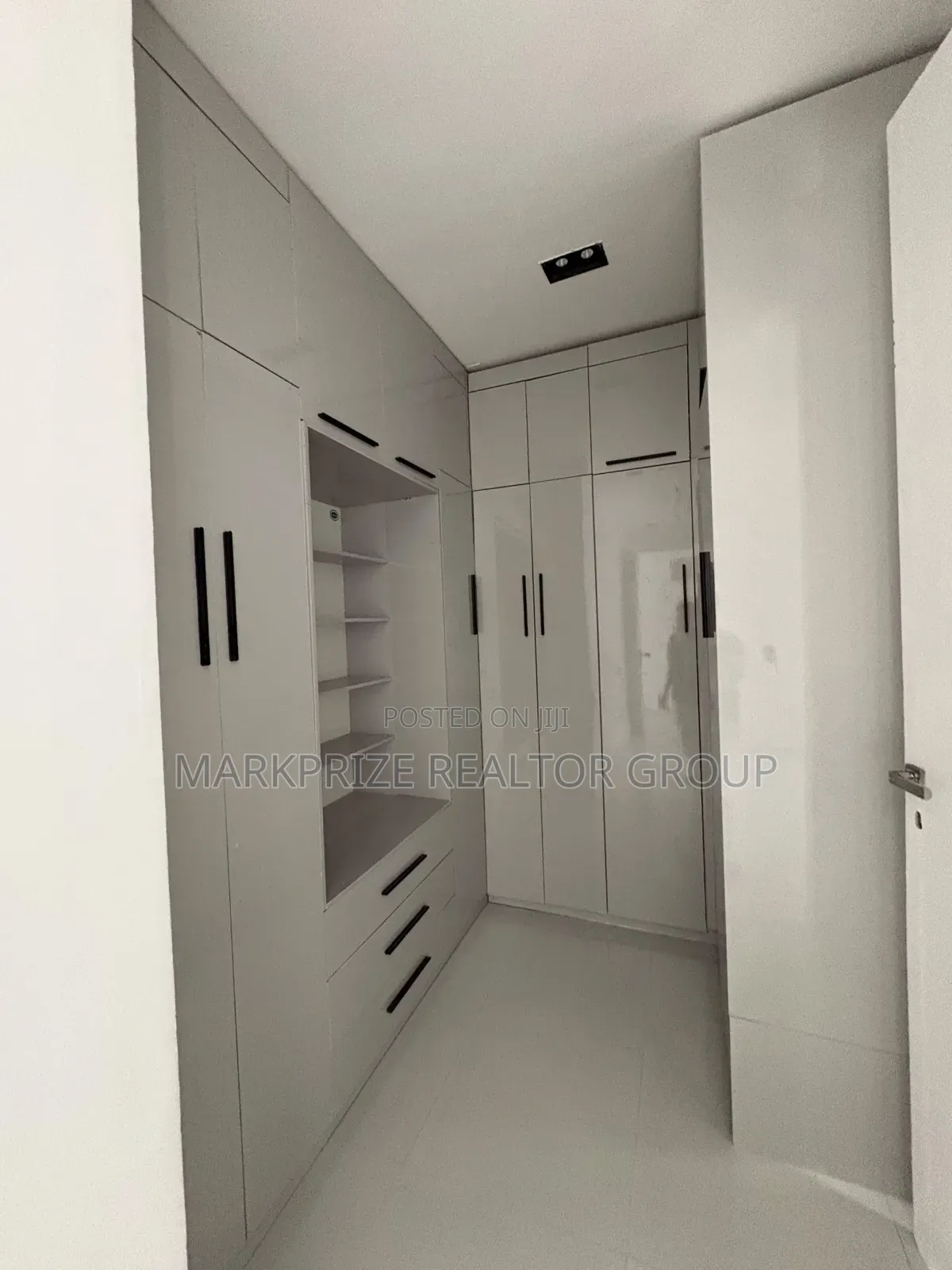 5bdrm Duplex in Lekki Conservative for sale in Lekki Expressway