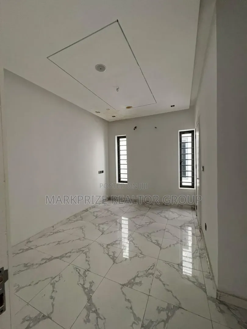 5bdrm Duplex in Lekki Conservative for sale in Lekki Expressway