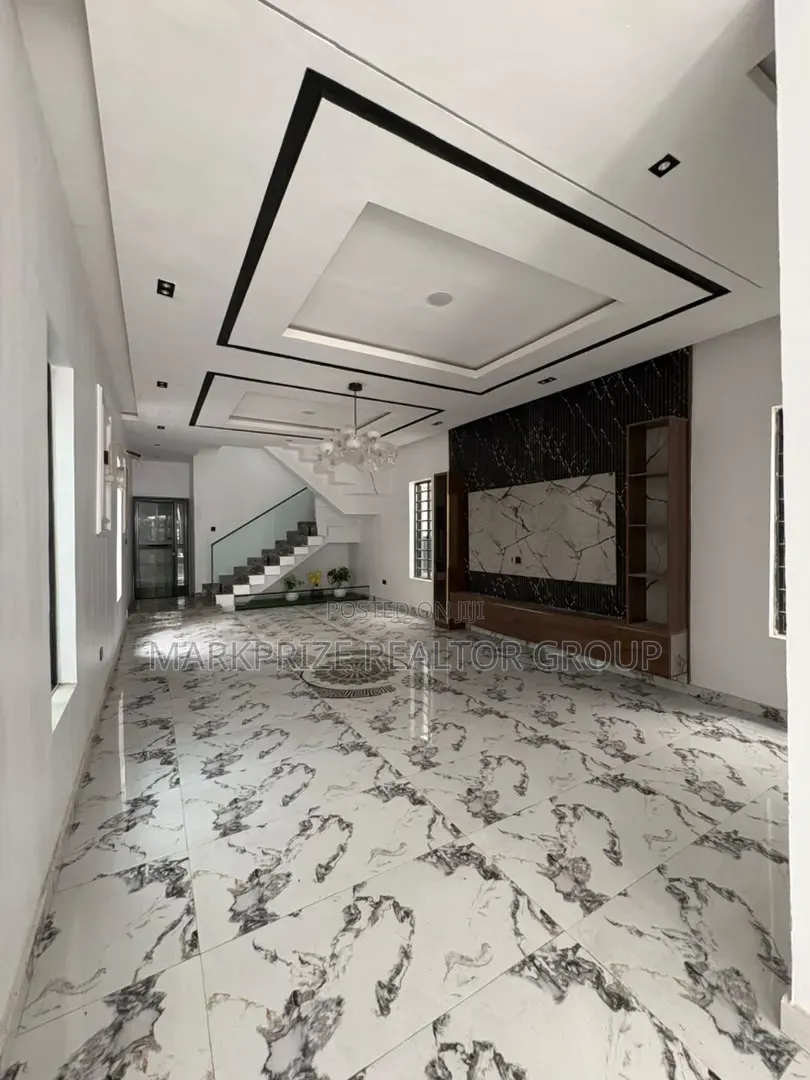 5bdrm Duplex in Lekki Conservative for sale in Lekki Expressway