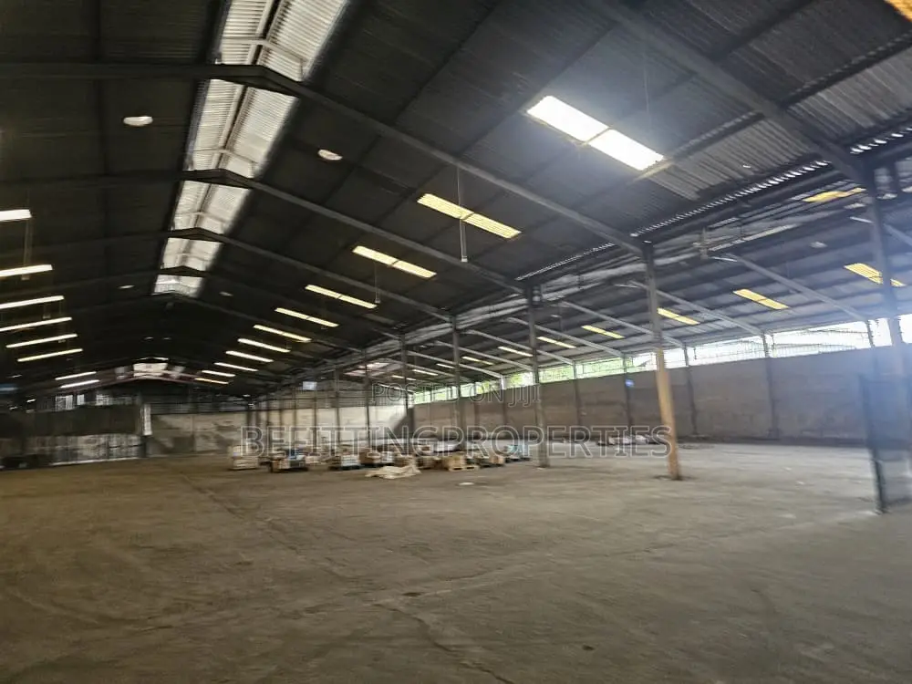 Spacious 4,000 SQM Warehouse for Rent in Surulere