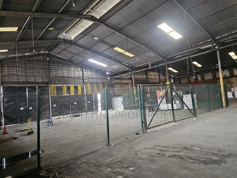 Spacious 4,000 SQM Warehouse for Rent in Surulere
