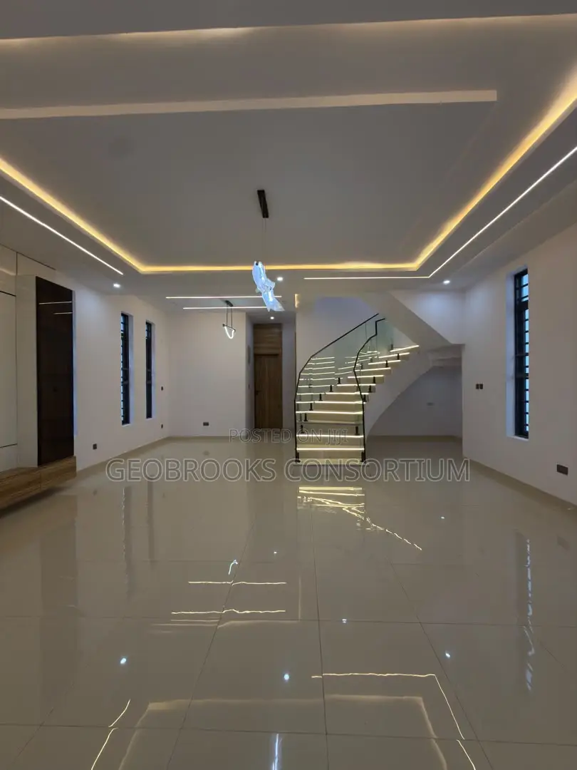 4bdrm Duplex in Okebadan Estate, Akobo for sale in Akobo
