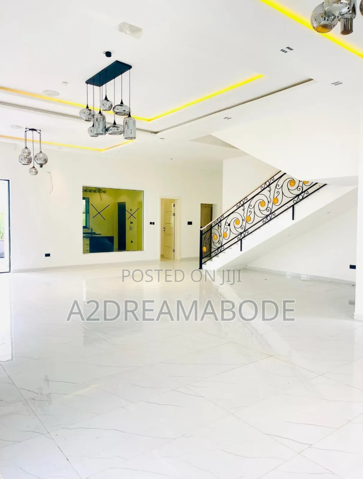 6bdrm Duplex in Chevron for sale in Chevron