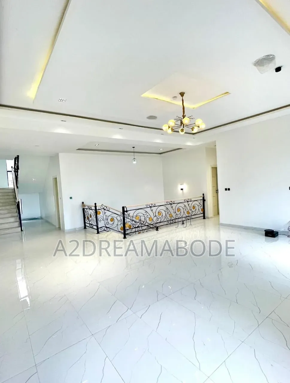 6bdrm Duplex in Chevron for sale in Chevron