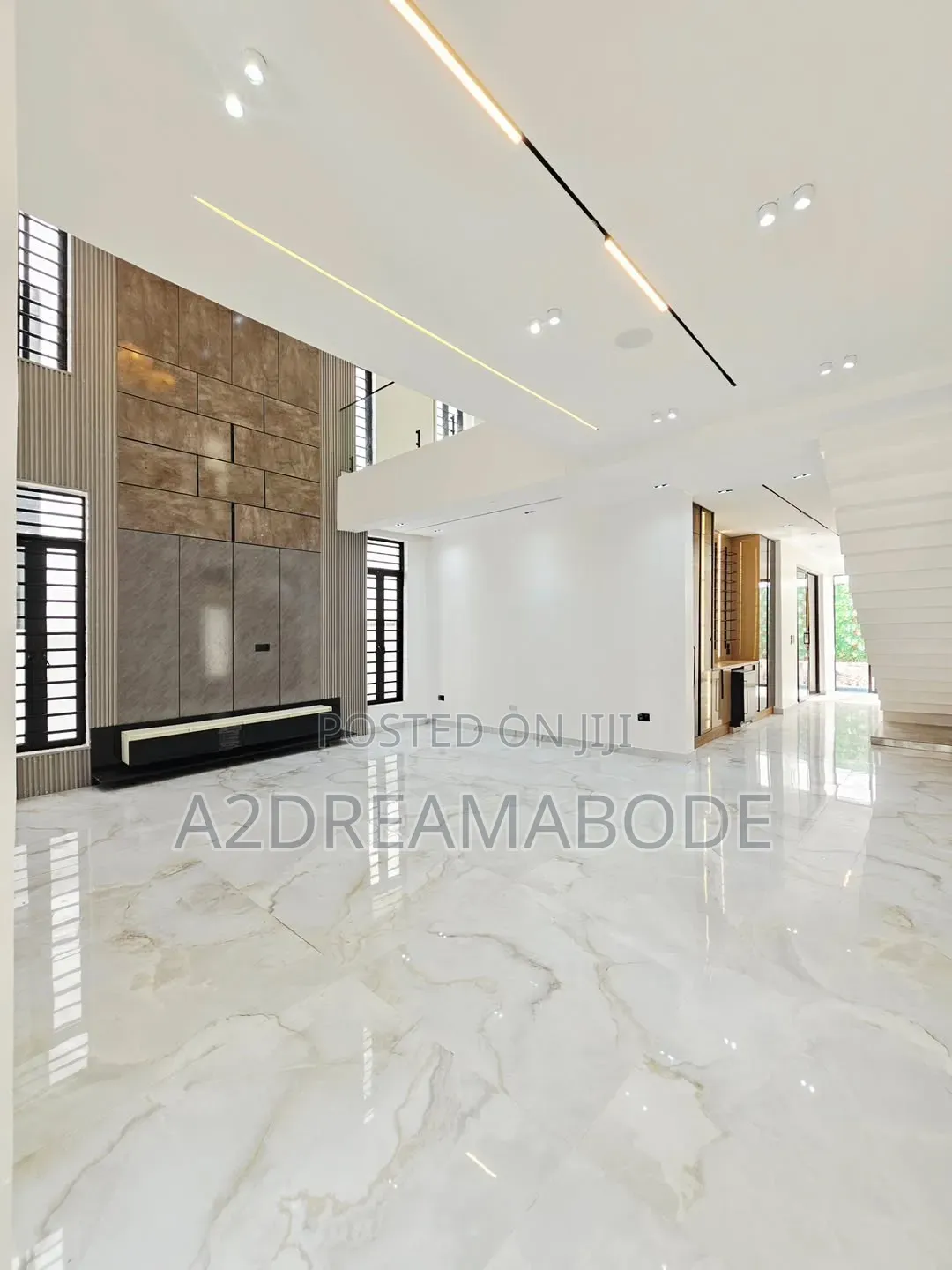 5bdrm Duplex in Lekki Phase 1 for sale in Lekki Phase 1