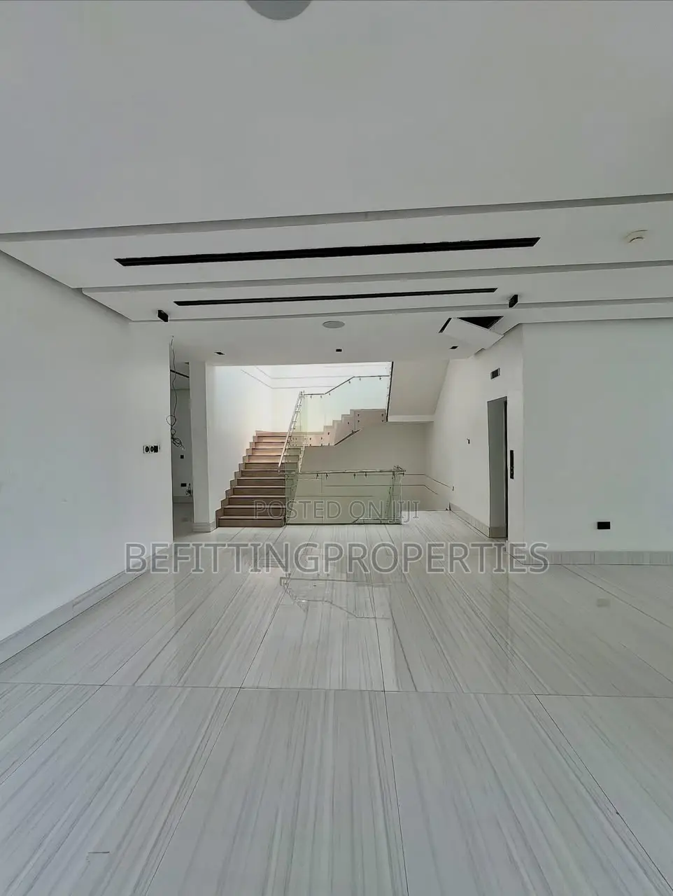 6bdrm Duplex in Lekki for sale in Lekki