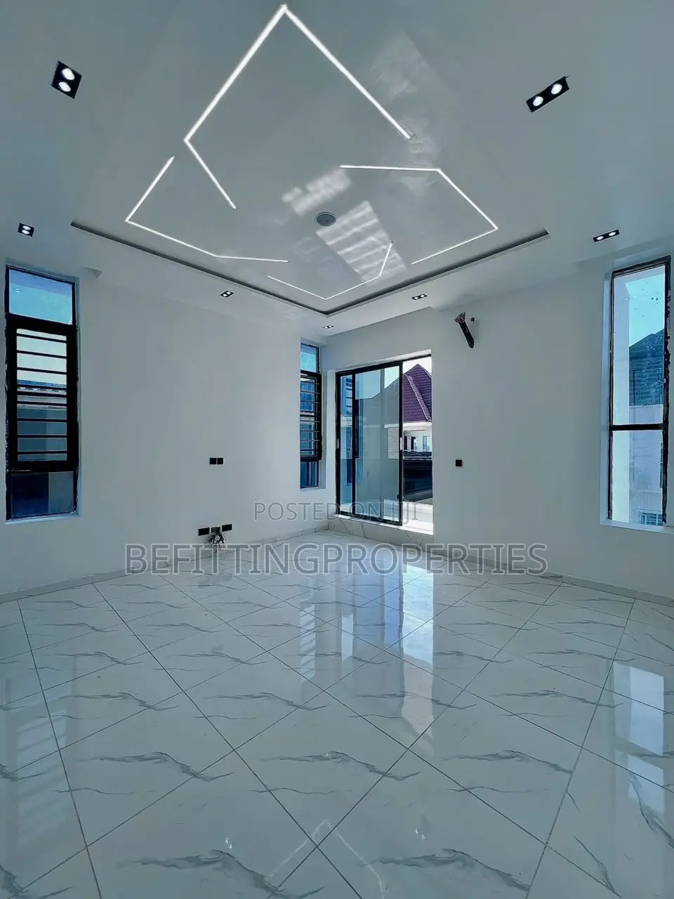 5bdrm Duplex in Lekki for sale in Lekki