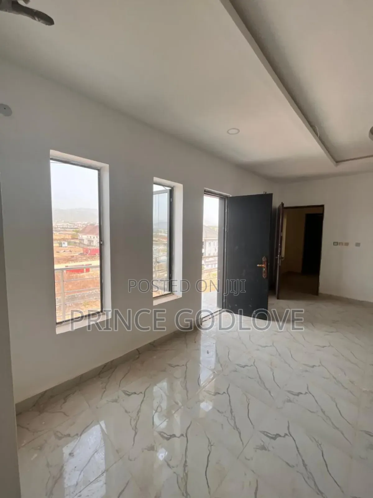 3bdrm Block of Flats in Wuye for sale in Wuye