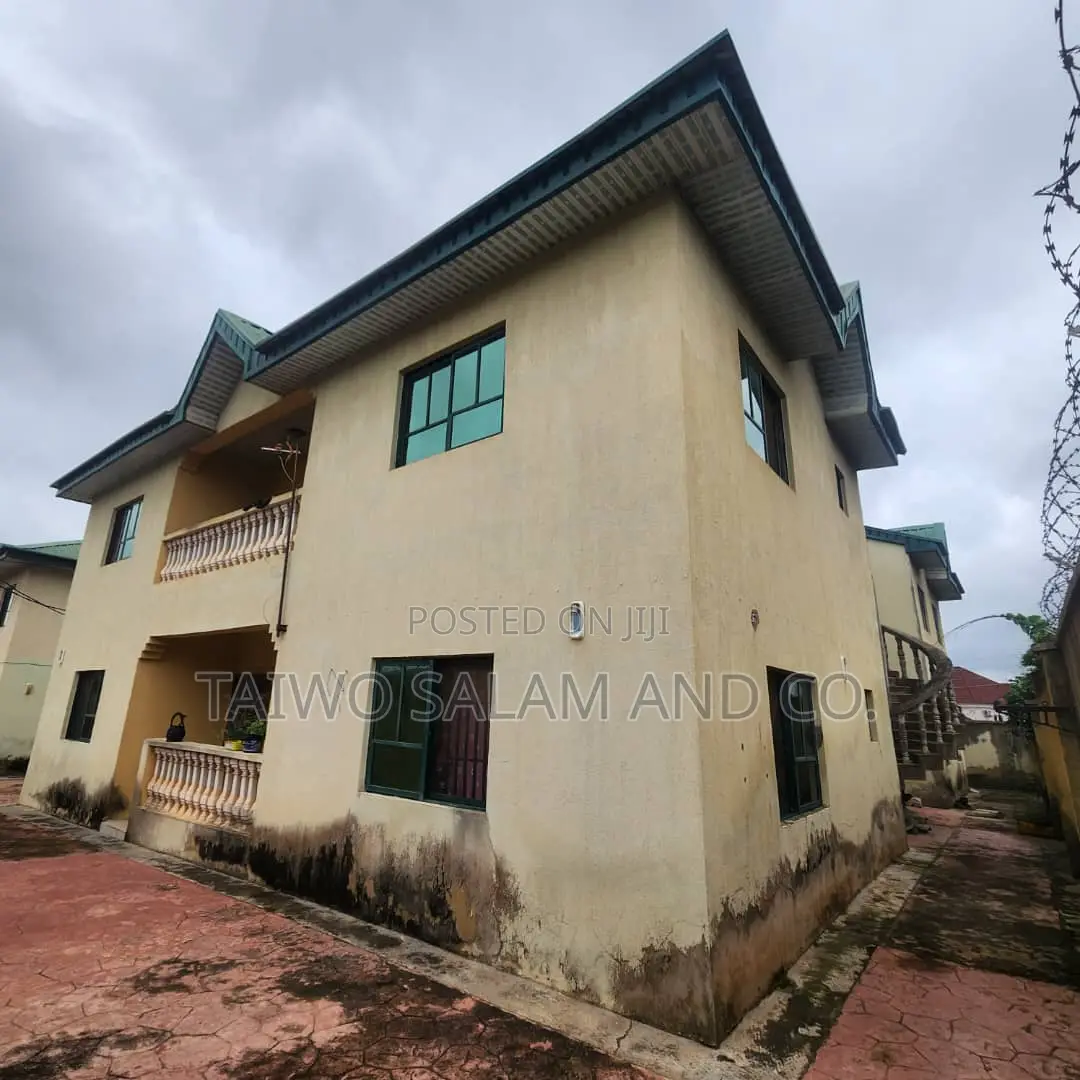 3bdrm Block of Flats in Ologuneru for sale in Ologuneru