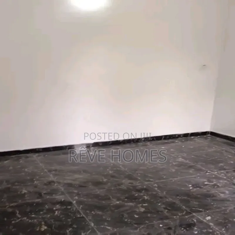 Mini Flat in Iwaya for rent in Iwaya